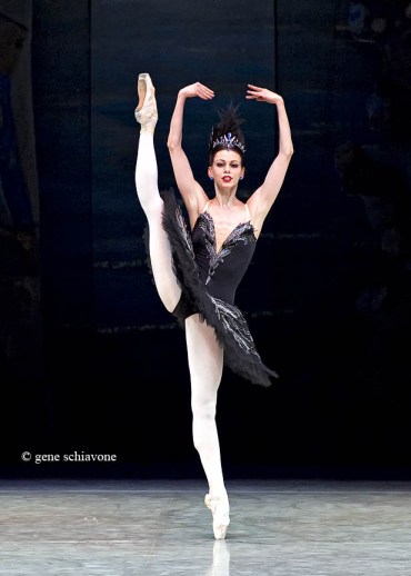 anastasia-matvienko-in-swan-lake-with-the-national-ballet-of-ukraina-11